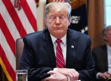 صحيفة: مستشارو ترامب يحثونه "سرا" على الخروج من حرب إيران