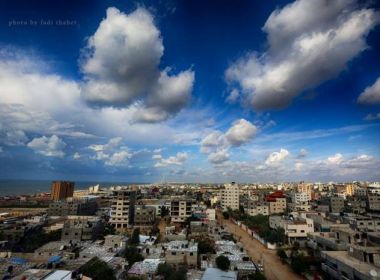 الطقس: انخفاض متواصل في الحرارة وأمطار خفيفة متفرقة