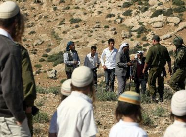 إصابة مواطنين برصاص المستوطنين في قرية فقوعة قضاء جنين