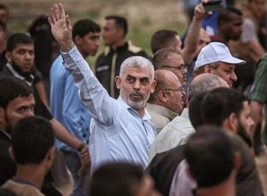 قيادي في حماس : السنوار خرج من الانفاق وتفقد مناطق الاشتباك