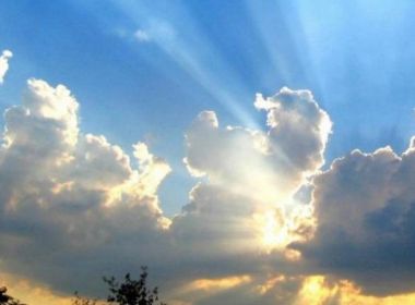 الطقس: أجواء غائمة جزئيا وباردة نسبيا