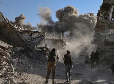 شهيد ومصابون في قصف للاحتلال على مواصي رفح