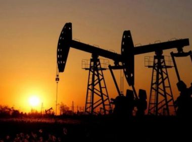 بعد الحديث عن قرب إعادة فتح مضيق هرمز.. أسعار النفط تنخفض