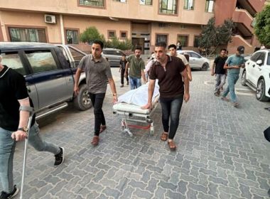 قصف مدفعي عنيف شمال قطاع غزة وانتشال جثامين شهداء بغزة