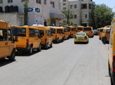 نقيب سائقي العمومي: لا تغيير على أسعار المواصلات رغم انخفاض الديزل بالضفة