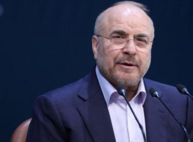رئيس البرلمان الإيراني: سنُفاجئ العدو