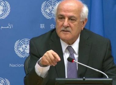 واشنطن تهدد بإلغاء تأشيرات وفد فلسطين بالأمم المتحدة بسبب رياض منصور